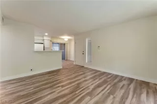 Photo #2: 2702024 Listing 