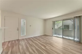 Photo #3: 2702024 Listing 