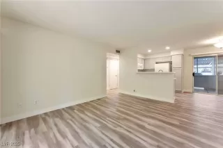 Photo #4: 2702024 Listing 