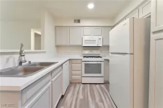 Photo #6: 2702024 Listing 