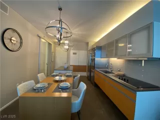 Photo #5: 2702026 Listing