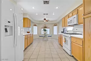 Photo #3: 2702043 Listing 