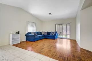 Photo #6: 2702043 Listing 