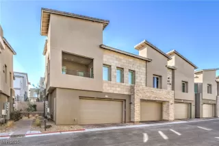 Photo #1: 2702055 Listing 