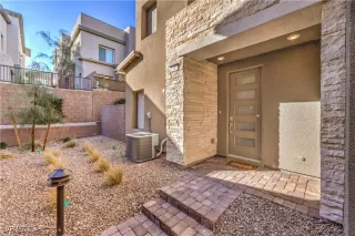Photo #2: 2702055 Listing 