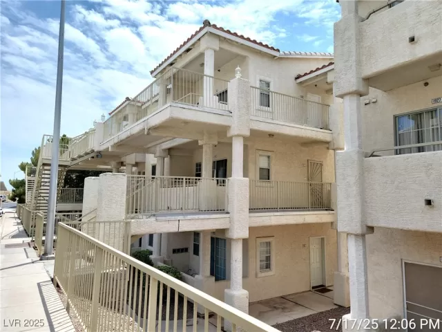 MLS: 2702058 Condo For Sale