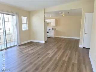 Photo #1: 2702058 Listing 