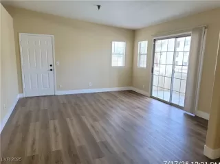 Photo #3: 2702058 Listing 