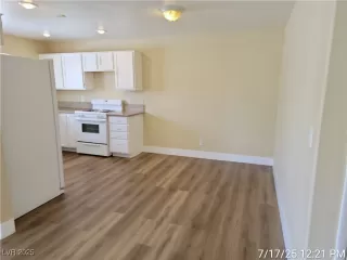 Photo #4: 2702058 Listing 