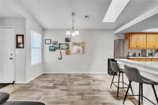 Photo #2: 2702065 Listing