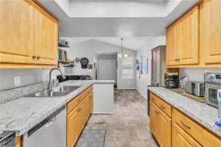 Photo #5: 2702065 Listing