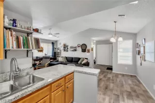 Photo #6: 2702065 Listing