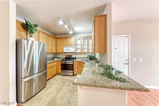 Photo #2: 2702081 Listing 