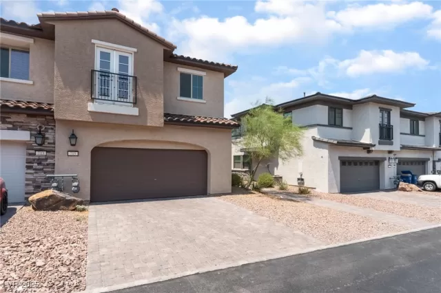 MLS: 2702090 Condo For Sale