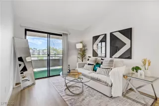 Photo #1: 2702096 Listing