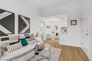 Photo #2: 2702096 Listing