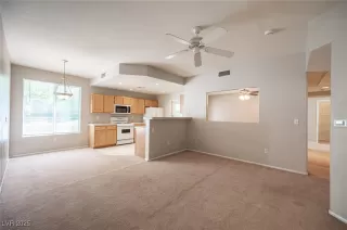 Photo #6: 2702145 Listing