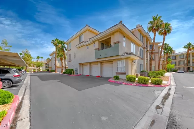 MLS: 2702146 Condo For Sale