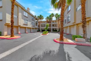 Photo #1: 2702146 Listing