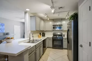 Photo #4: 2702159 Listing 