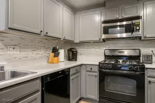 Photo #5: 2702159 Listing 