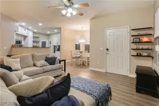 Photo #6: 2702165 Listing