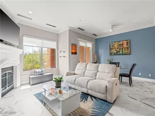 Photo #4: 2702182 Listing 