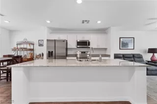 Photo #1: 2702204 Listing