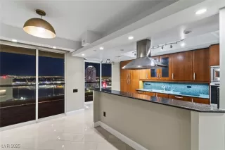 Photo #2: 2702208 Listing 