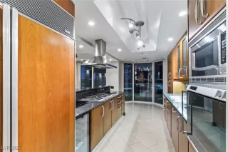 Photo #3: 2702208 Listing 