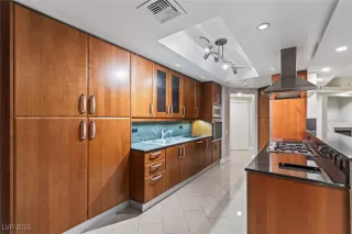 Photo #4: 2702208 Listing 