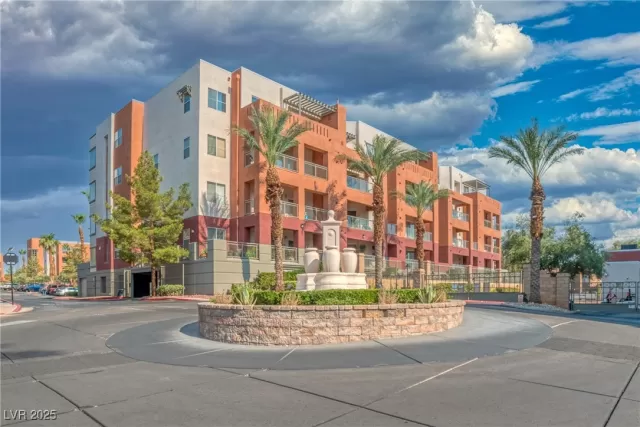 MLS: 2702217 Condo For Sale