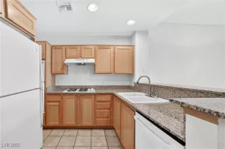 Photo #5: 2702217 Listing 