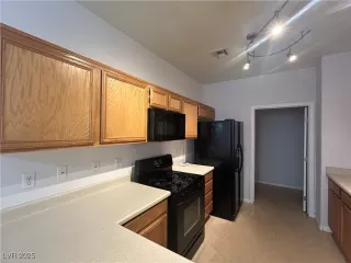 Photo #2: 2702224 Listing 