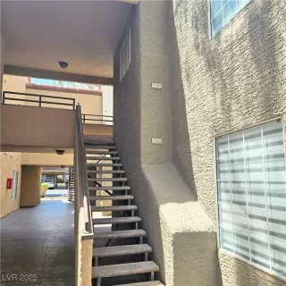 Photo #4: 2702263 Listing