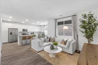 Photo #6: 2702286 Listing