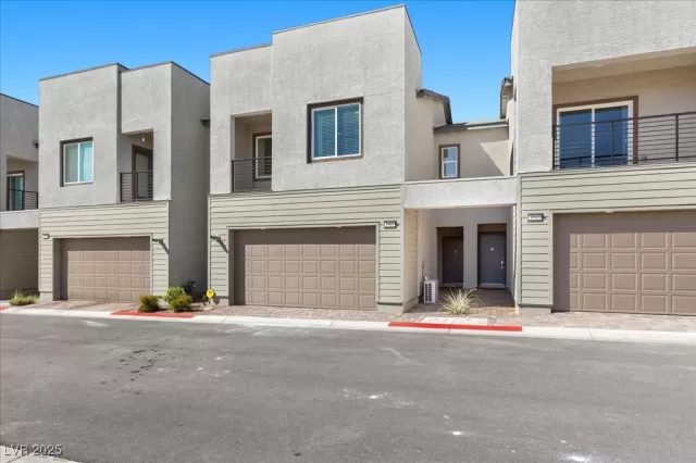 MLS: 2702290 Condo For Sale