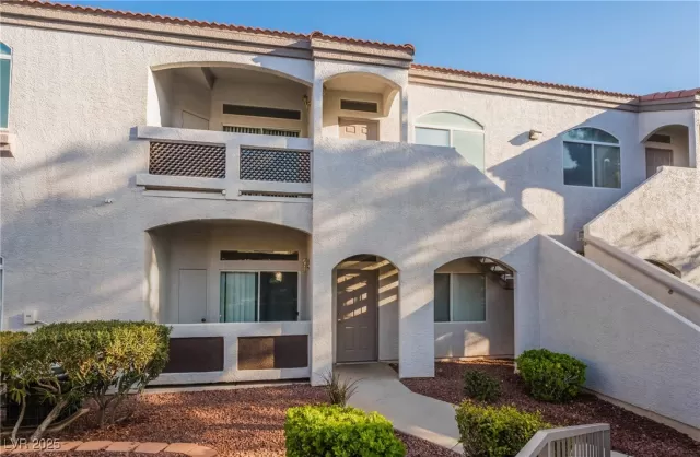 MLS: 2702339 Condo For Sale