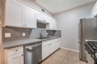 Photo #6: 2702339 Listing 