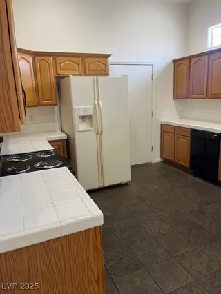 Photo #2: 2702340 Listing 