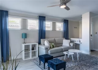 Photo #3: 2702353 Listing