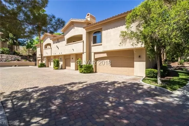 MLS: 2702377 Condo For Sale