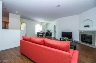 Photo #5: 2702377 Listing 