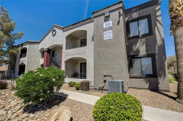 MLS: 2702422 Condo For Sale