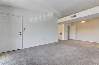 Photo #3: 2702422 Listing