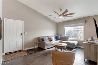 Photo #5: 2702461 Listing 