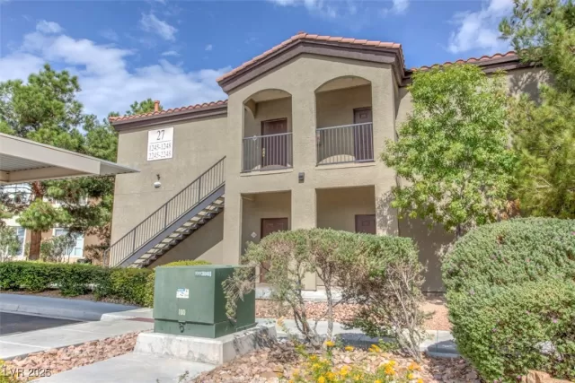 MLS: 2702462 Condo For Sale