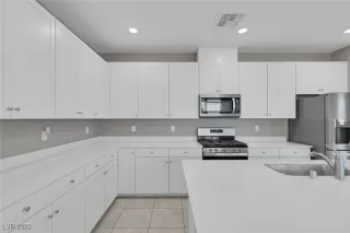 Photo #6: 2702505 Listing 