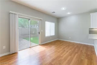 Photo #4: 2702515 Listing