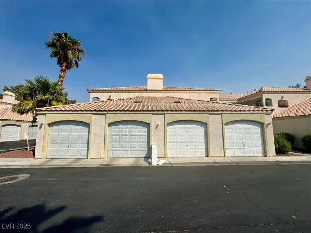 MLS: 2702523 Condo For Sale